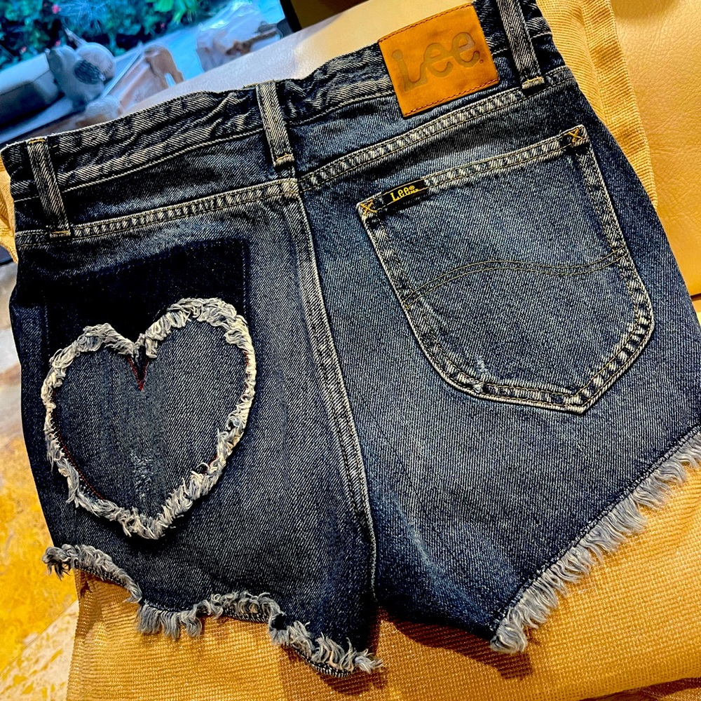 Lee Cut Off Shorts Heart Patch Womens Size 28 Blue Denim Lee Is Love